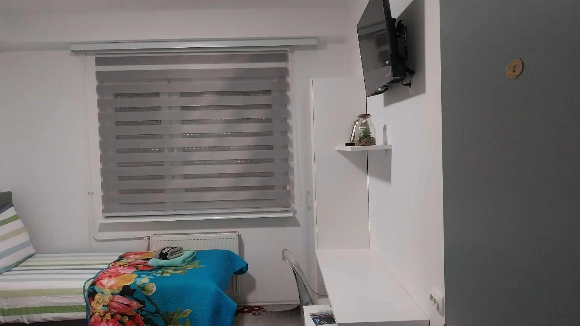 Guest house Automotodrom Grobnik - Apartments And Rooms Skejic Cavle