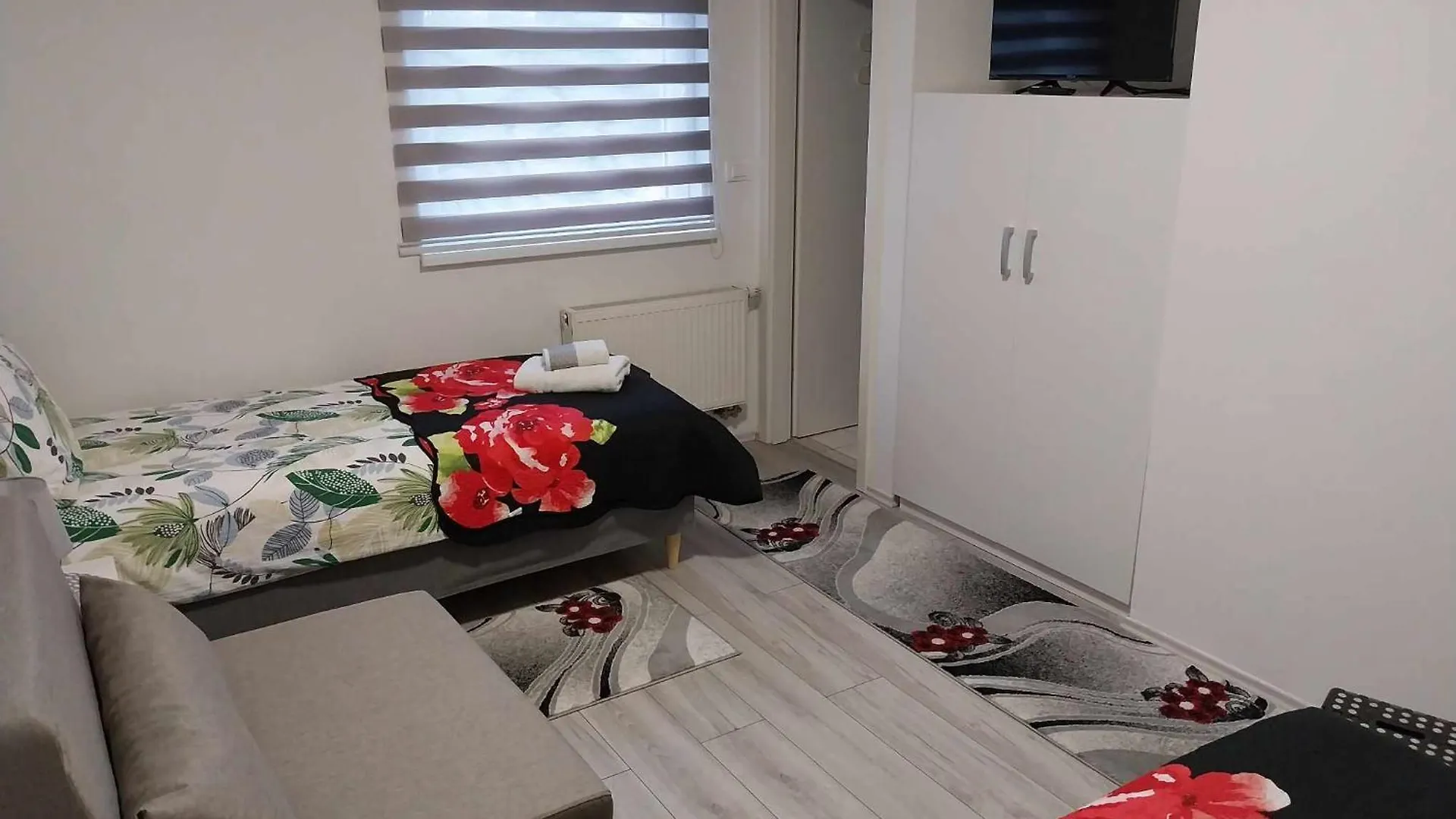 Guest house Automotodrom Grobnik - Apartments And Rooms Skejic Cavle